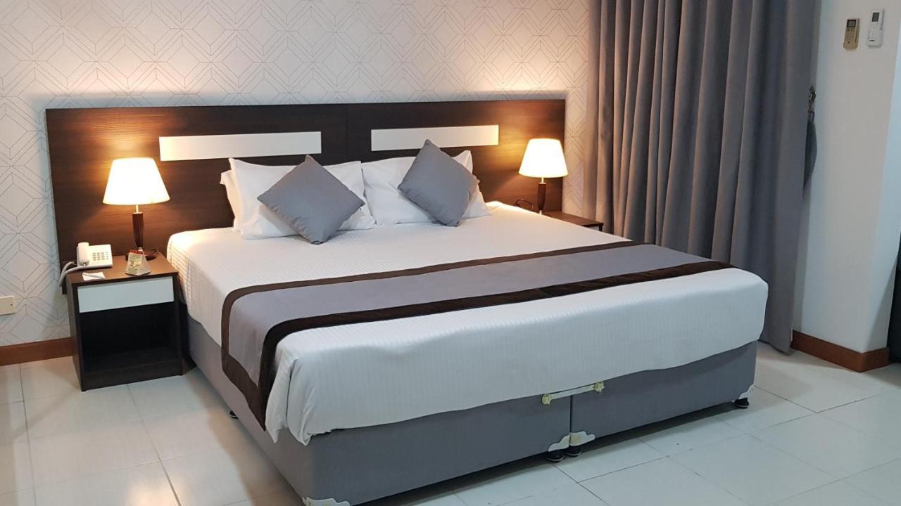 Nova Park Hotel Šardžá Exteriér fotografie