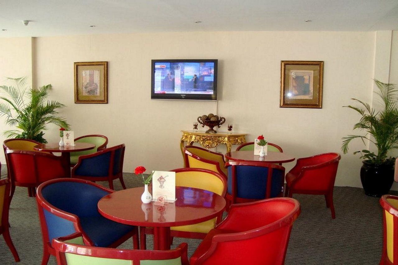 Nova Park Hotel Šardžá Exteriér fotografie